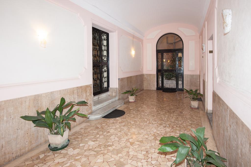 Trinity Guest House Rome Bagian luar foto