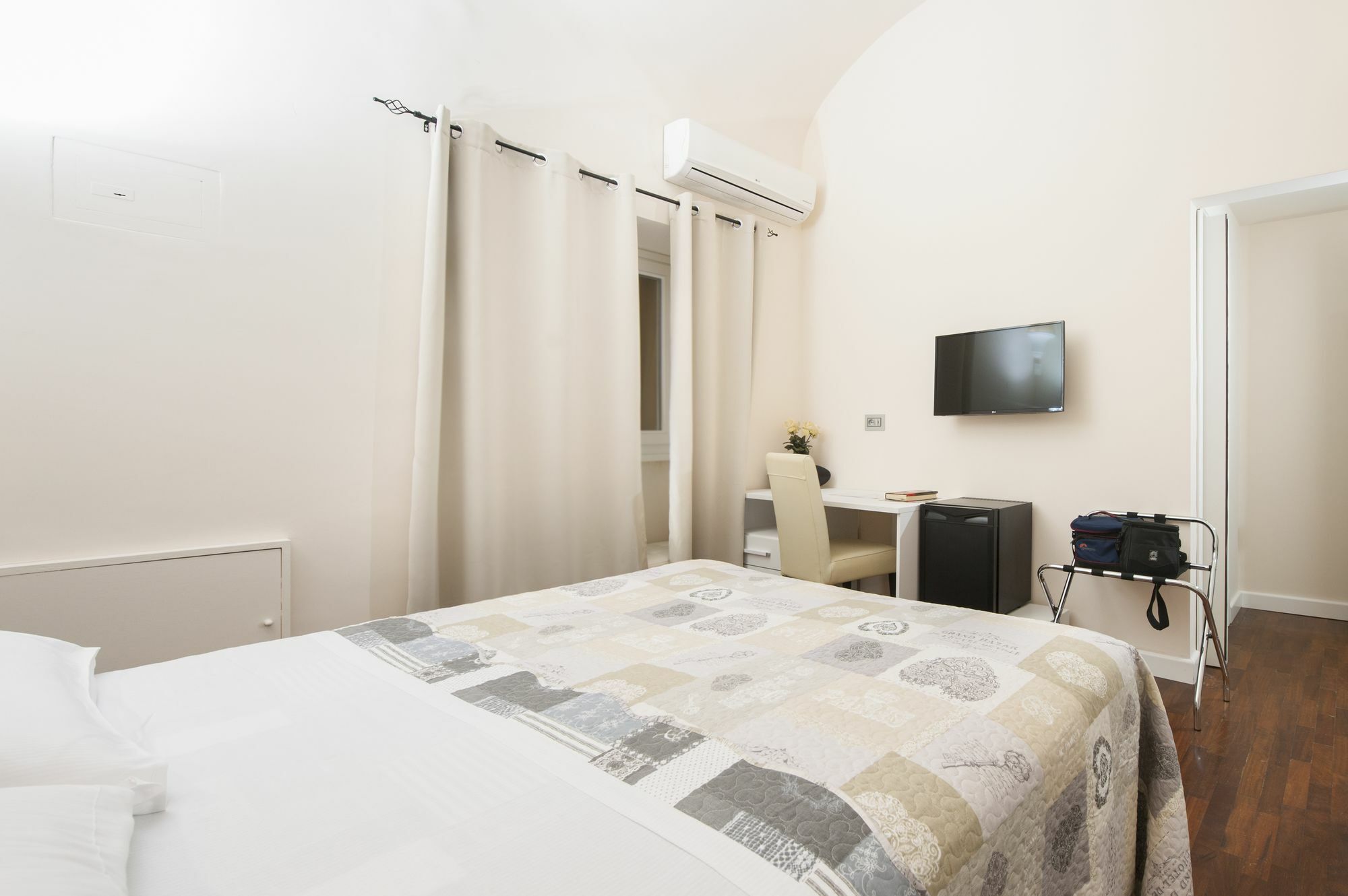 Trinity Guest House Rome Bagian luar foto
